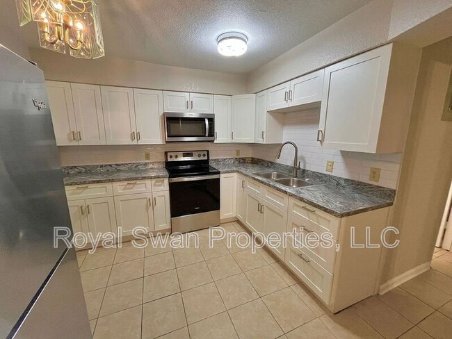 Photo - 2421 Ave C SW Unit A
