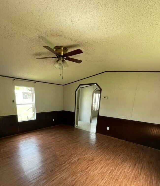 Photo - 3 Bedroom 2 Bath mobile home