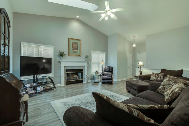 Photo - 511 Cimarron Cir