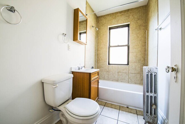 Photo - 8236 S Maryland Ave Chicago, IL 60619