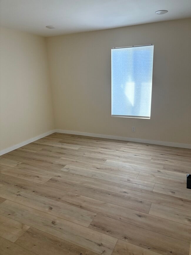 Photo - 1504 253rd St