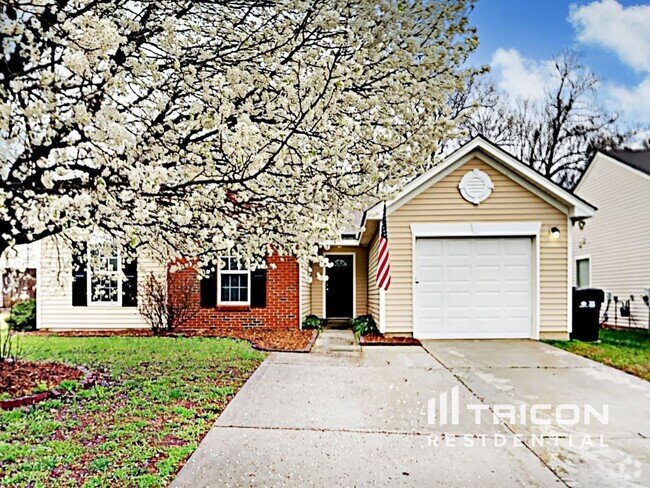 Building Photo - 10036 Green Hedge Ave Rental