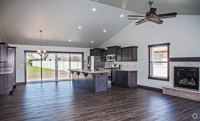 Building Photo - 4 Bedroom with Shop and View of the Mounta... Rental