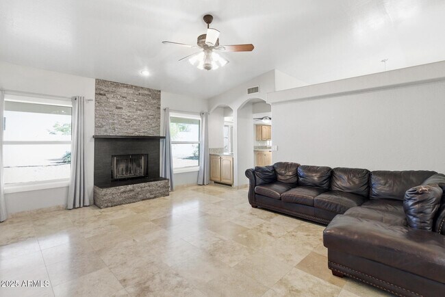 15912 Centipede Dr
