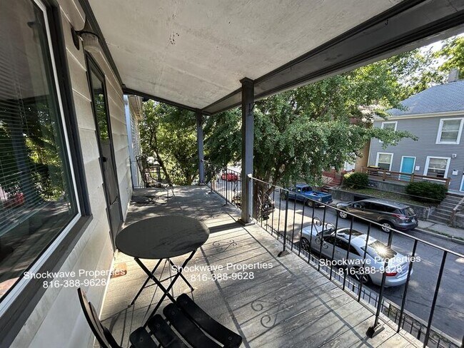 Photo - 2325 1/2 Monitor Place