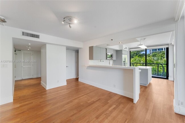 2843 S Bayshore Dr Unit 3F