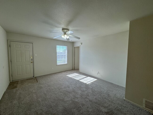 Photo - 413 Creek St Unidad # C