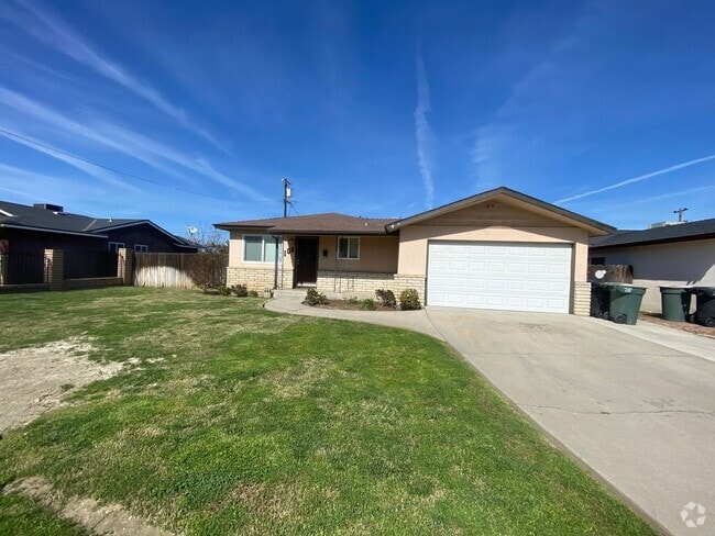 Building Photo - 3 bedroom 2 bath and Move in Ready in Lemo... Rental