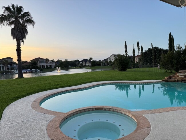 Building Photo - 1902 Sparrows Ridge