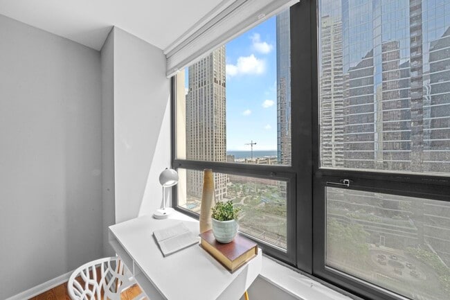 Photo - 400 E Ohio St Unidad 1804