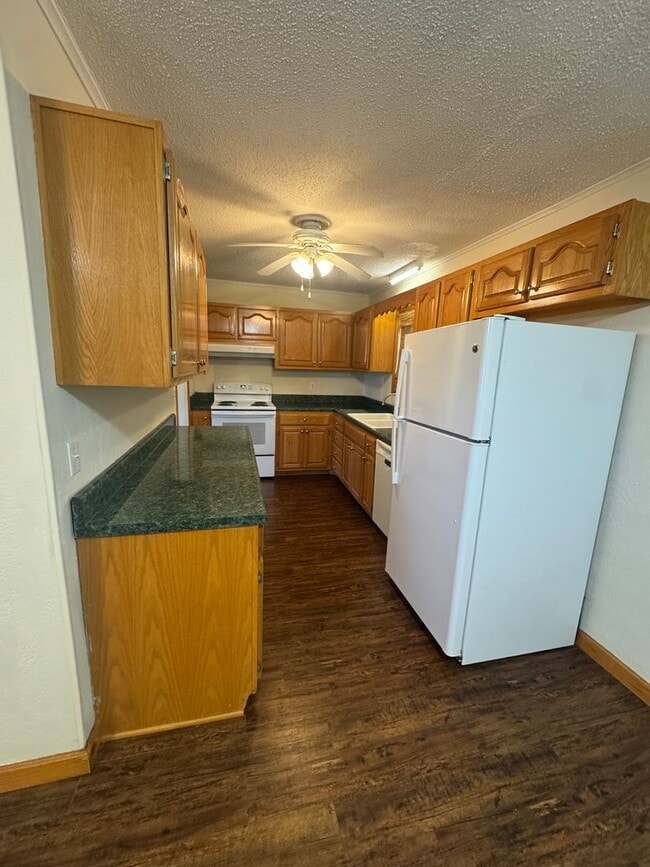 Photo - 2 BD, 1 BA Cozy Home in Dresden!