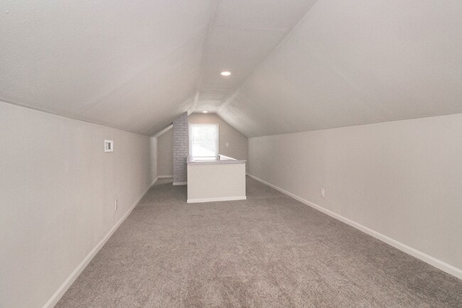 Photo - 3 bedroom Spacious Cape Cod!