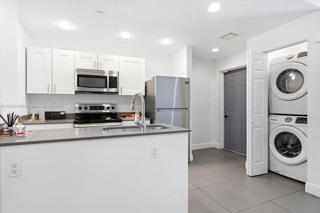 Photo - 541 NW 33rd St Unidad 4