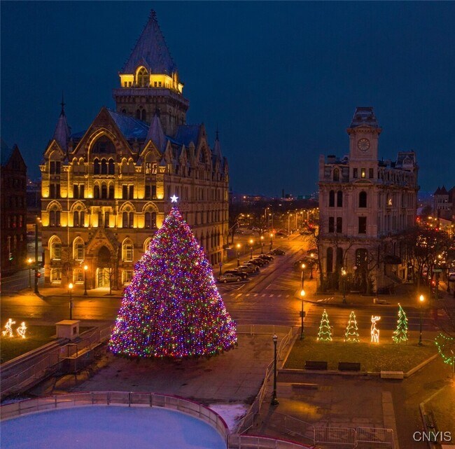 Photo - 208 W Water St