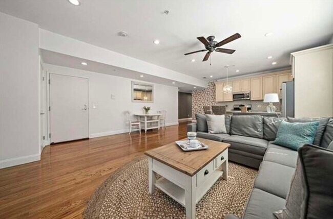 Photo - 37 Coffey St Unit 2