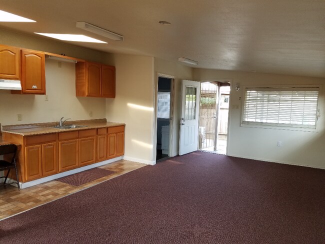 Photo - 1616 Lodi Ave