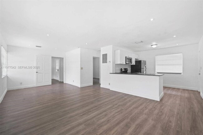 Building Photo - 1344 NW 7th Terrace Unit 1