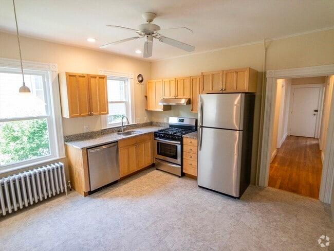 Building Photo - 40 Hewlett St Unit 1 Rental