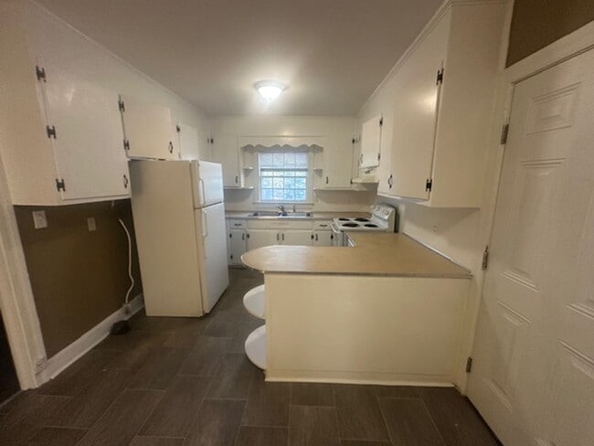 Photo - 705 Parrott Ave