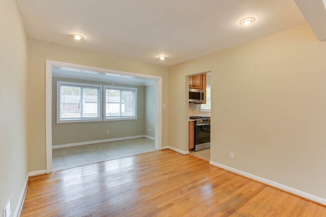 Photo - 1701 Meredith Rd