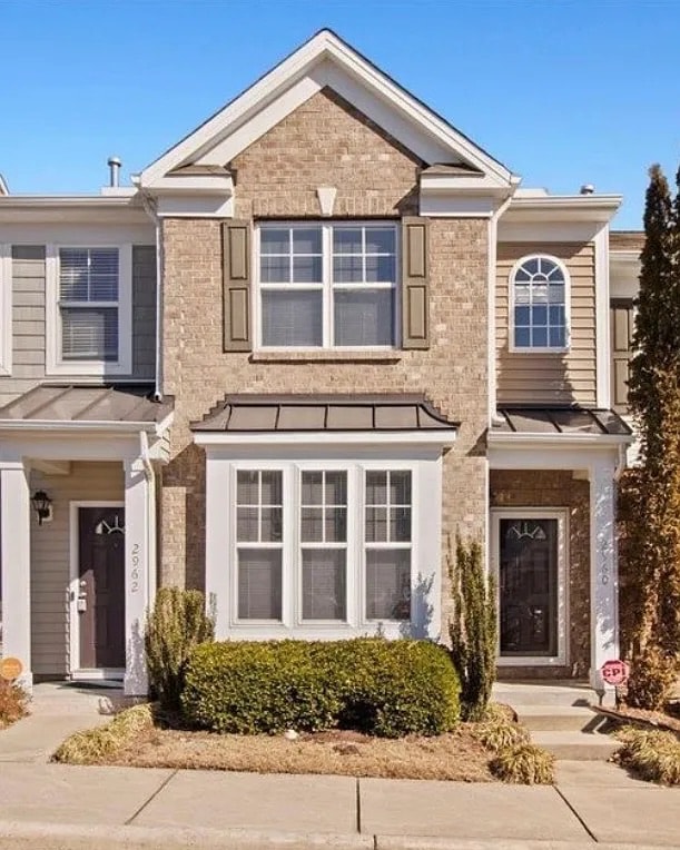 Building Photo - Room in Townhome on Casona Way