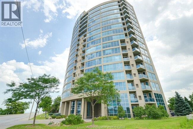 Photo - 1225 Riverside Dr W Unit 101