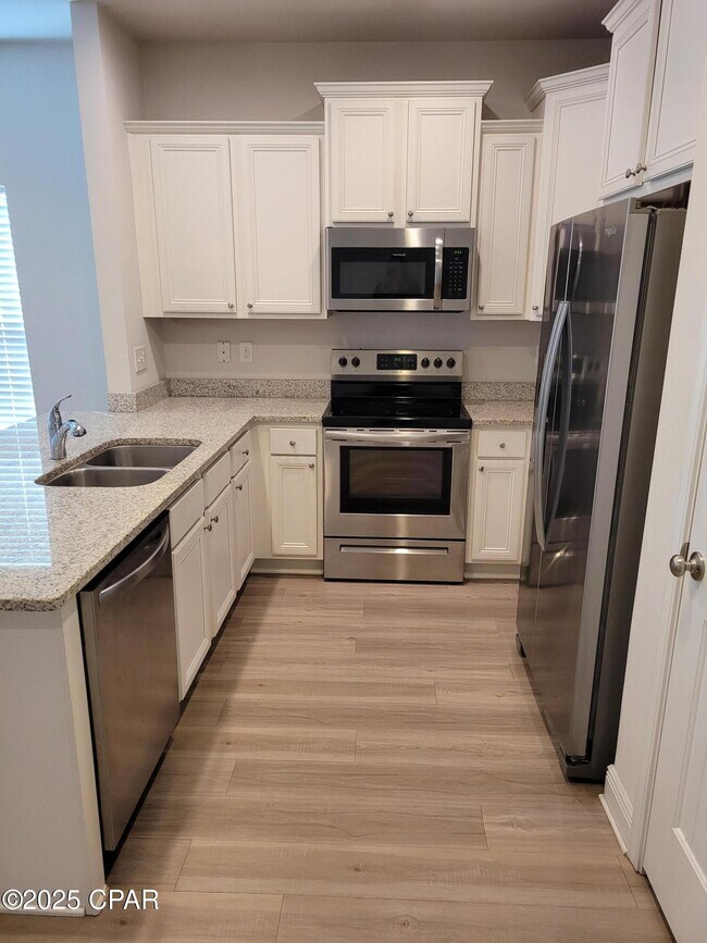 Photo - 1874 Pointe Dr