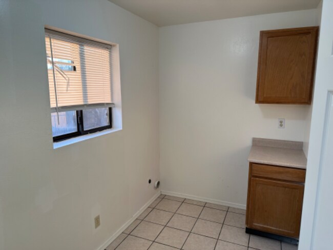 Photo - 1042 W 7th S St