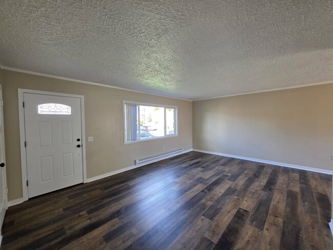 Photo - 208 Jadwin Ave