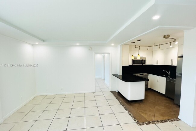 Photo - 1050 SE 15th St Unit 307