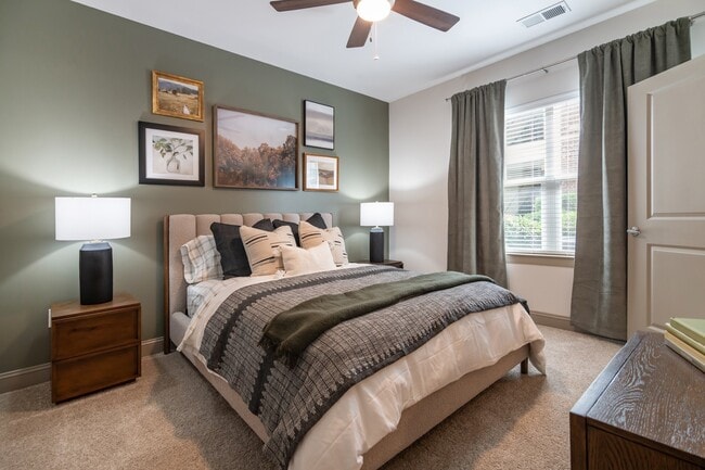 Photo - Hawthorne at the Summit