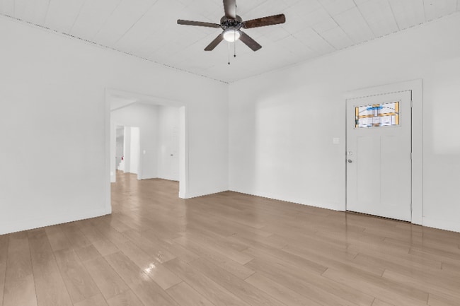 Photo - 614 S Grand Ave