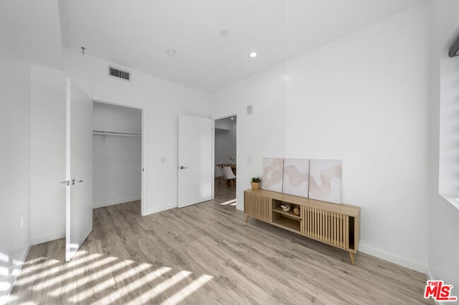 Photo - 1229 S Kingsley Dr