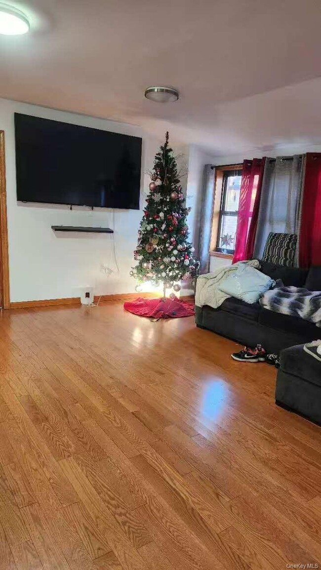 Photo - 119-25 9th Ave