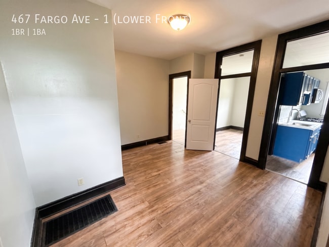 Building Photo - 467 Fargo Ave Unit 1 (lower Front)