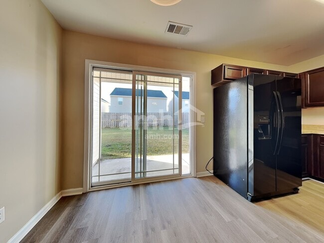 Photo - 117 Roseberry Cir