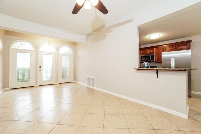 2755 Fletcher View Dr