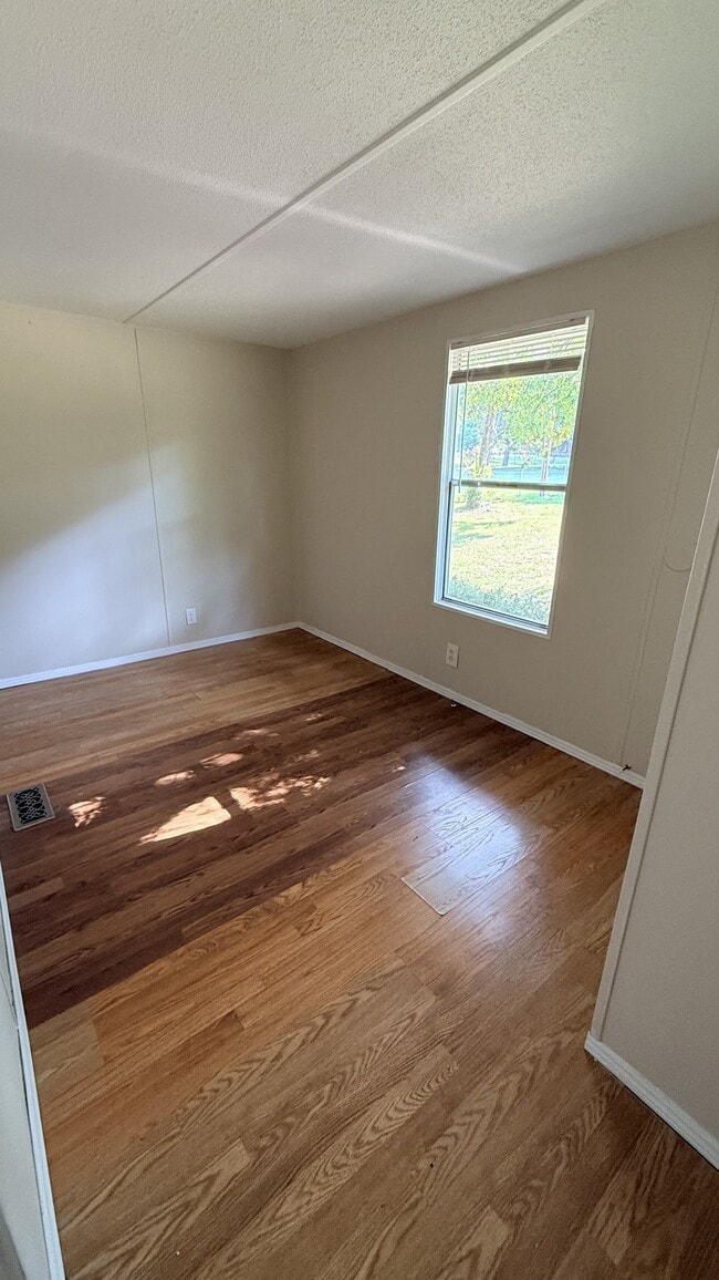 Photo - 284 Speedway Dr