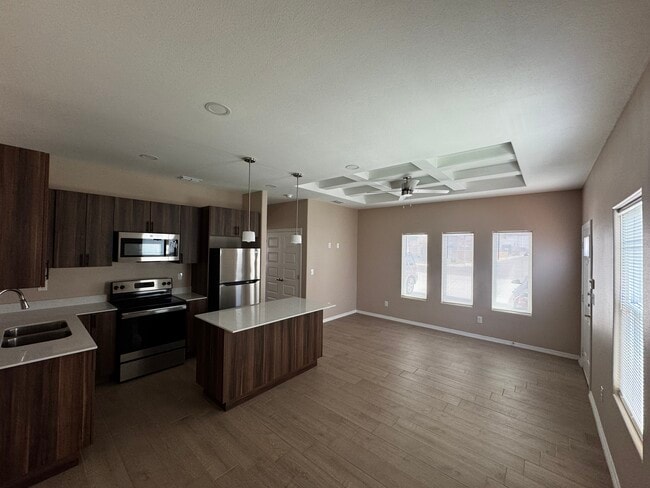 Photo - 3121 W Driftwood St Apartamentos Unidad 1