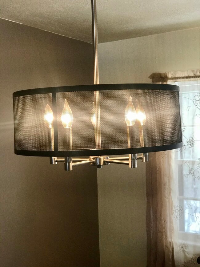 Contemporary stainless chandelier - 6012 Donlar St