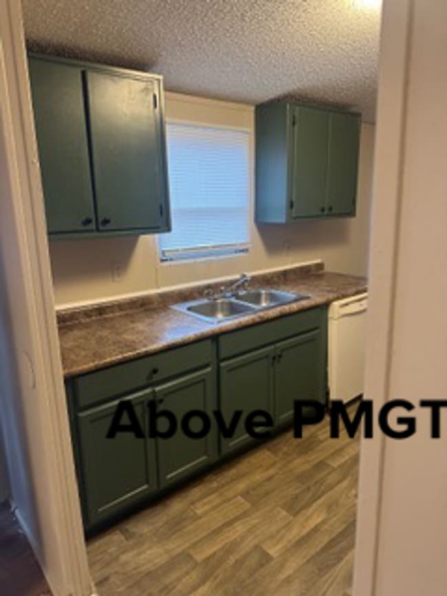 Photo - 3 Bedroom and 2 Bathroom Mobile home in the Tanglewood area