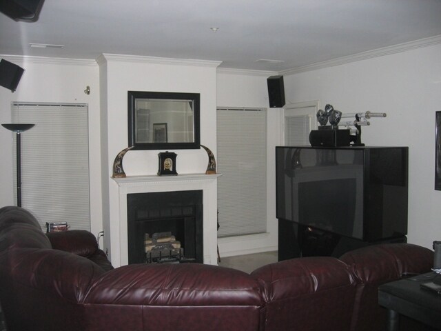 Living Room - 7011 Falls Reach Dr Unit 308