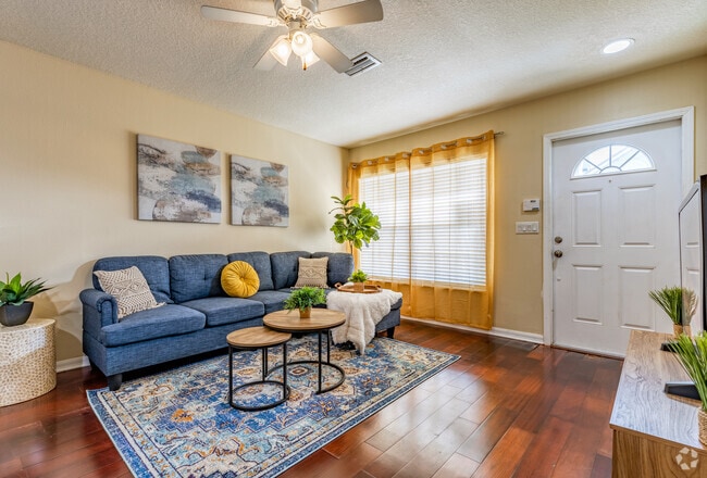 2BR, 1BA - 840SF - The Santiago Floorplan