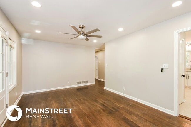 Photo - 983 Overbrook Cir
