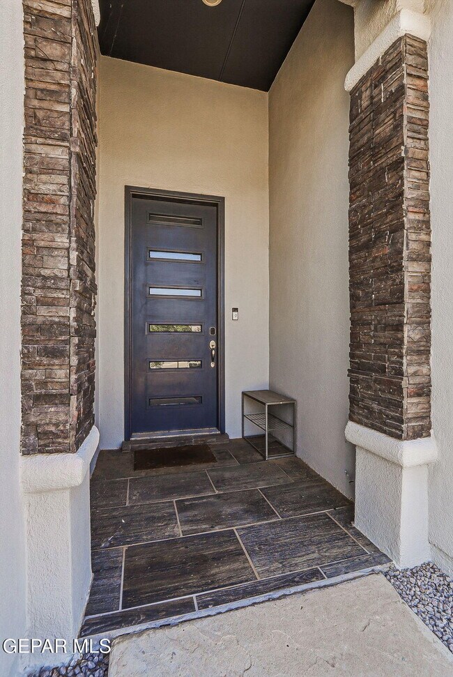 Photo - 13453 Coldham St
