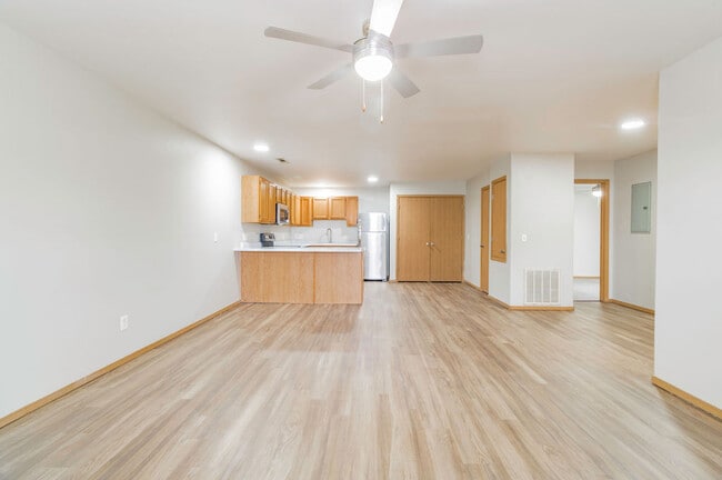 2BR, 2BA Partial renovated - 1,000 SF