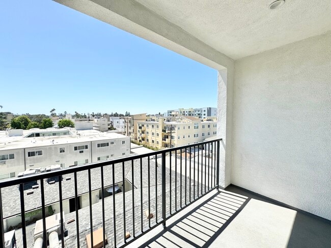 Photo - 11155 Huston St Unidad 306