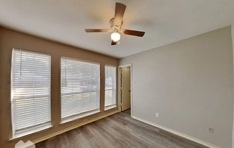 Photo - 4961 Briar Oaks Ln