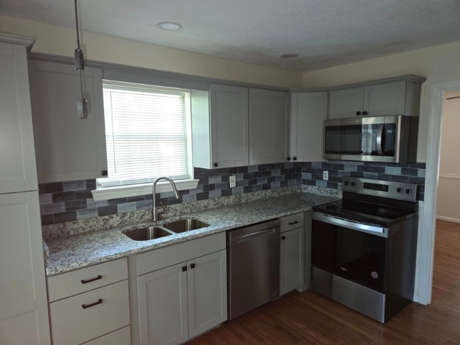 Photo - 2035 Rock Bluff Rd