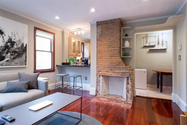 Building Photo - 50 Inman St Unit 2